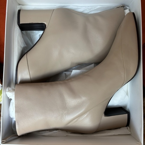 NIB Emma Parsons Beige Ankle Boots 42/11 - Picture 1 of 2